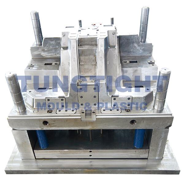 China plastic lamp mould