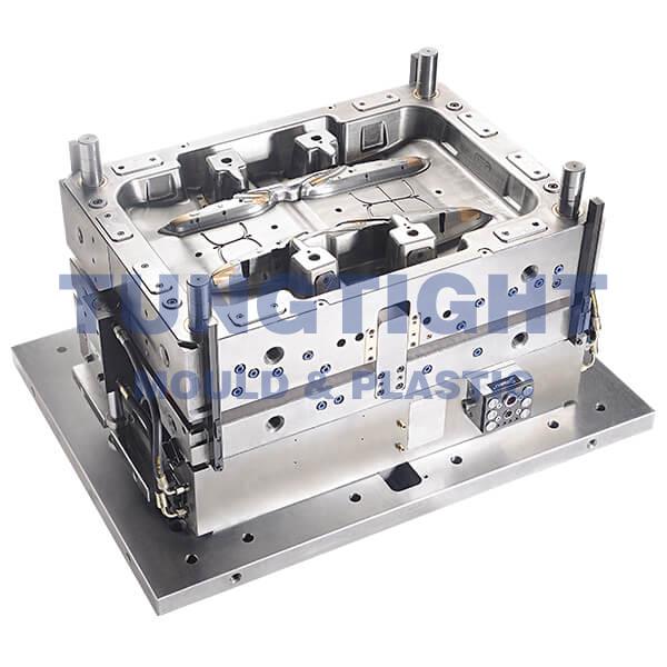 Injection lamp mould