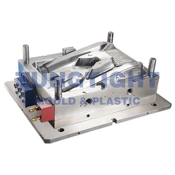 Plastic injection lamp mould