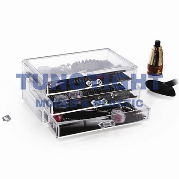 8803 Clear cosmetic container